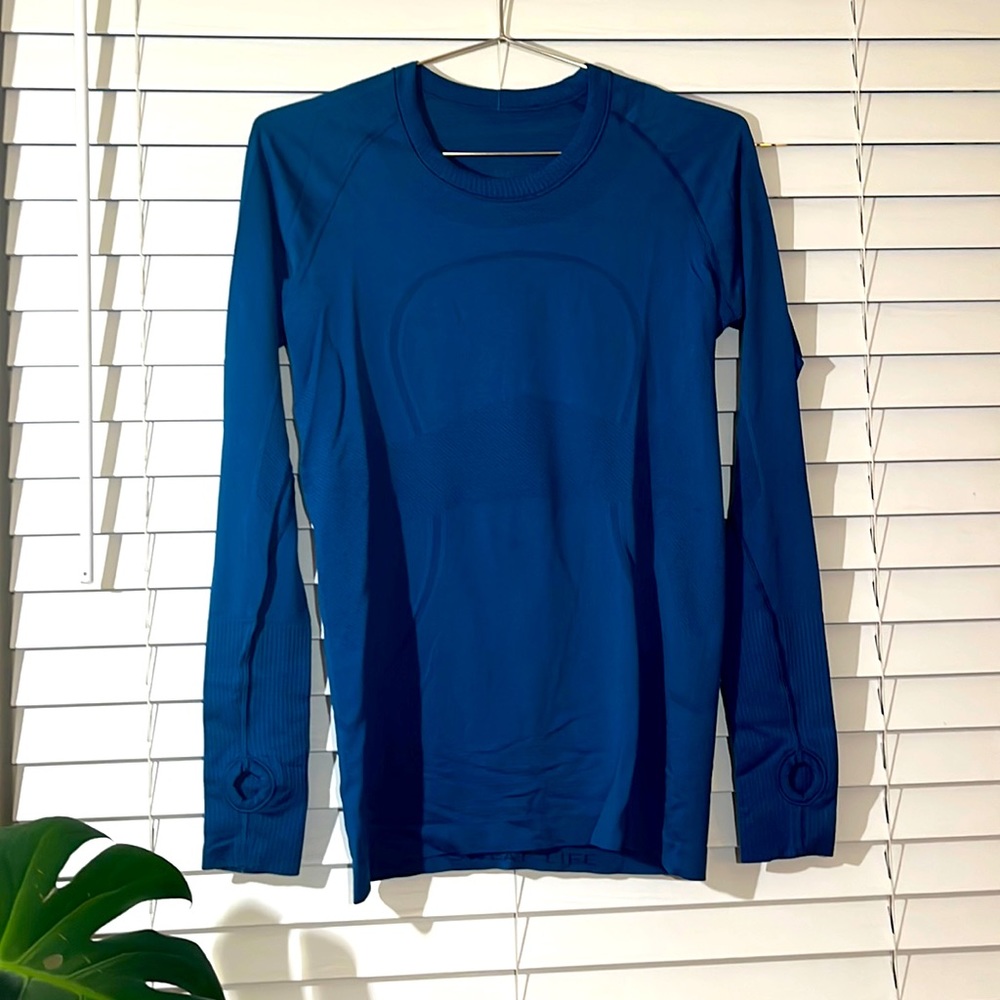 Lululemon swiftly longsleeve like new size 8 blue!